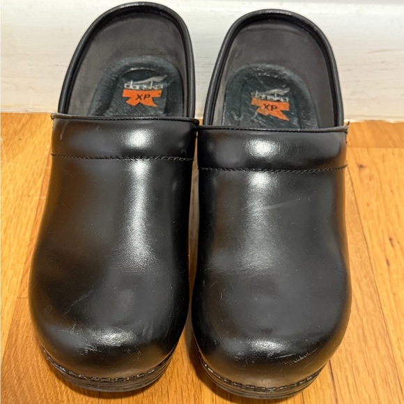 Dansko XP Black Clogs Size 39 - Picture 3 of 9